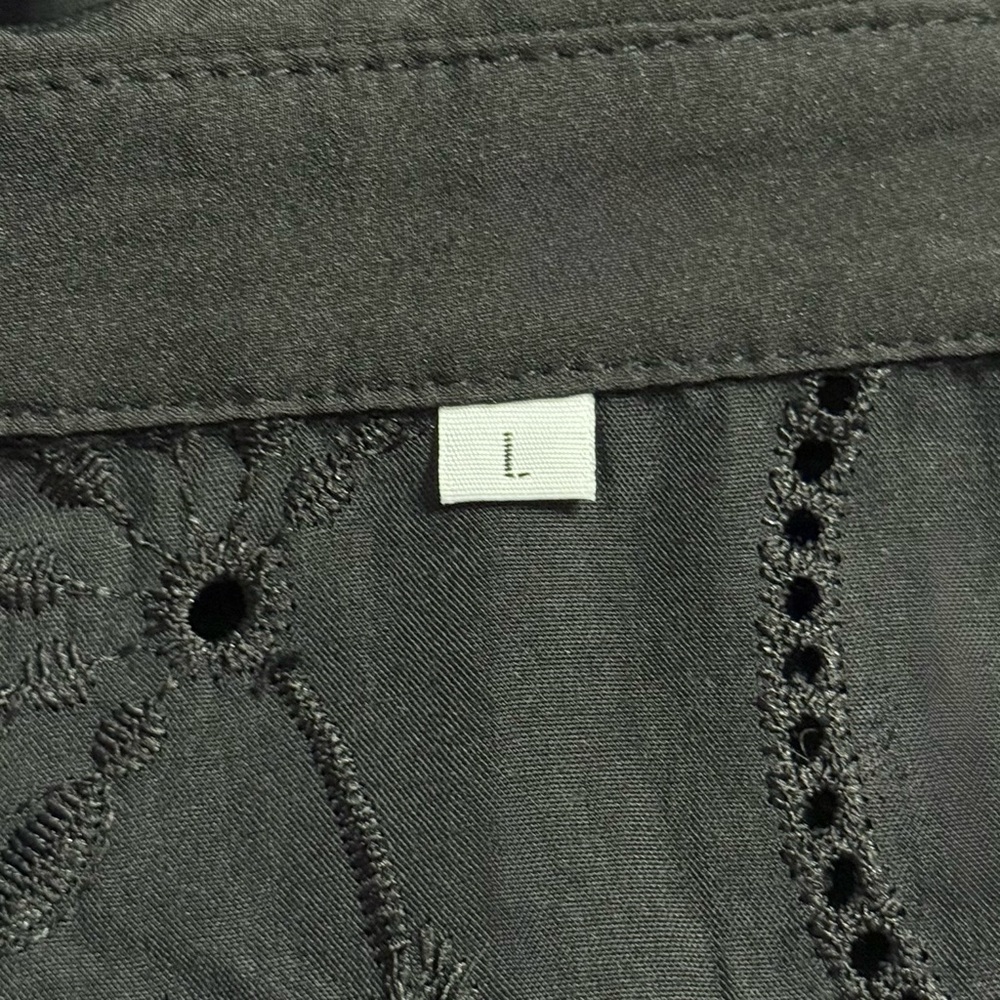 Black Button Down Long Sleeve Eyelet Blouse Size Large - Picture 6 of 7